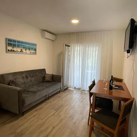 Ivan Apartman Nečujam